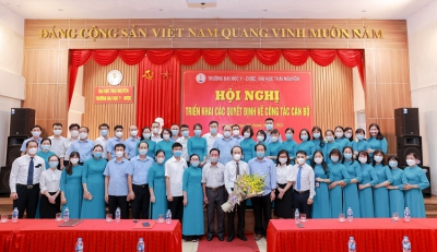 Trường Đại học Y - Dược, nhà cái uy tin tại việt nam
: Hội nghị triển khai các Quyết định về công tác Cán bộ